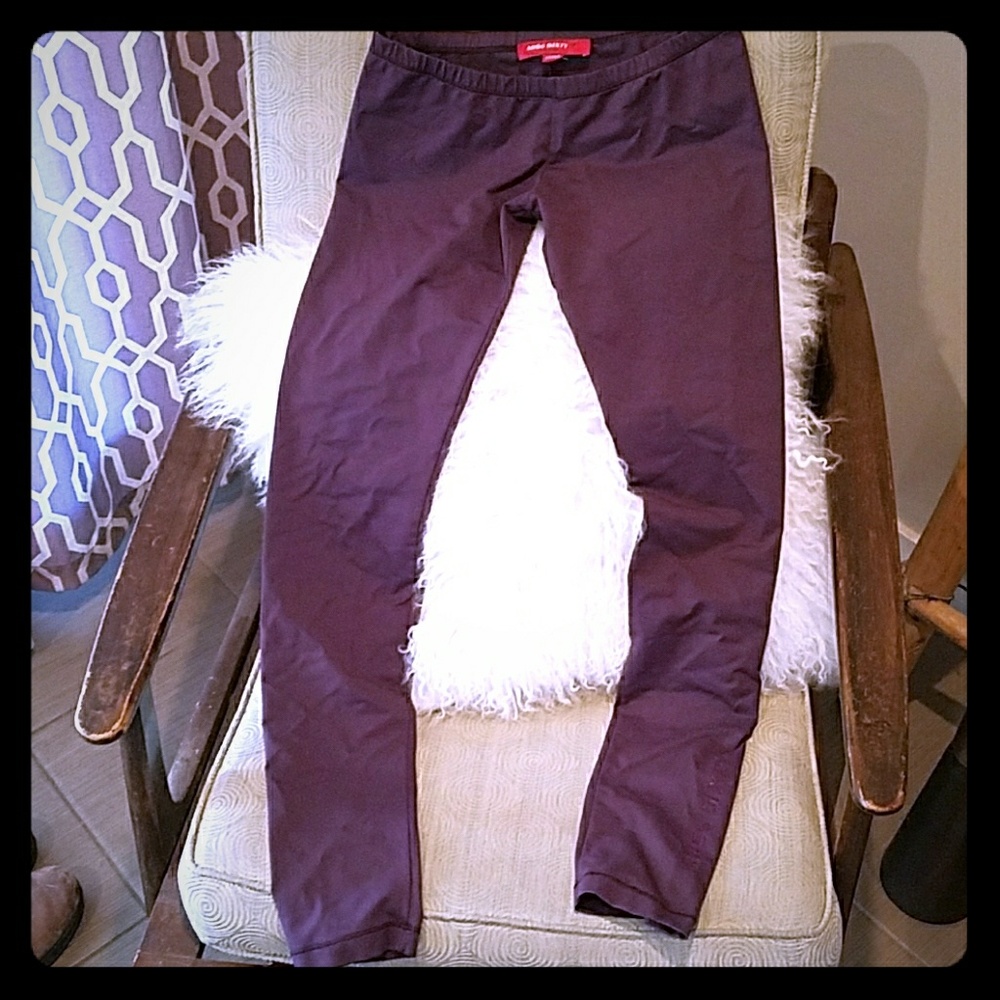 Low-Rise Tapered Leggings